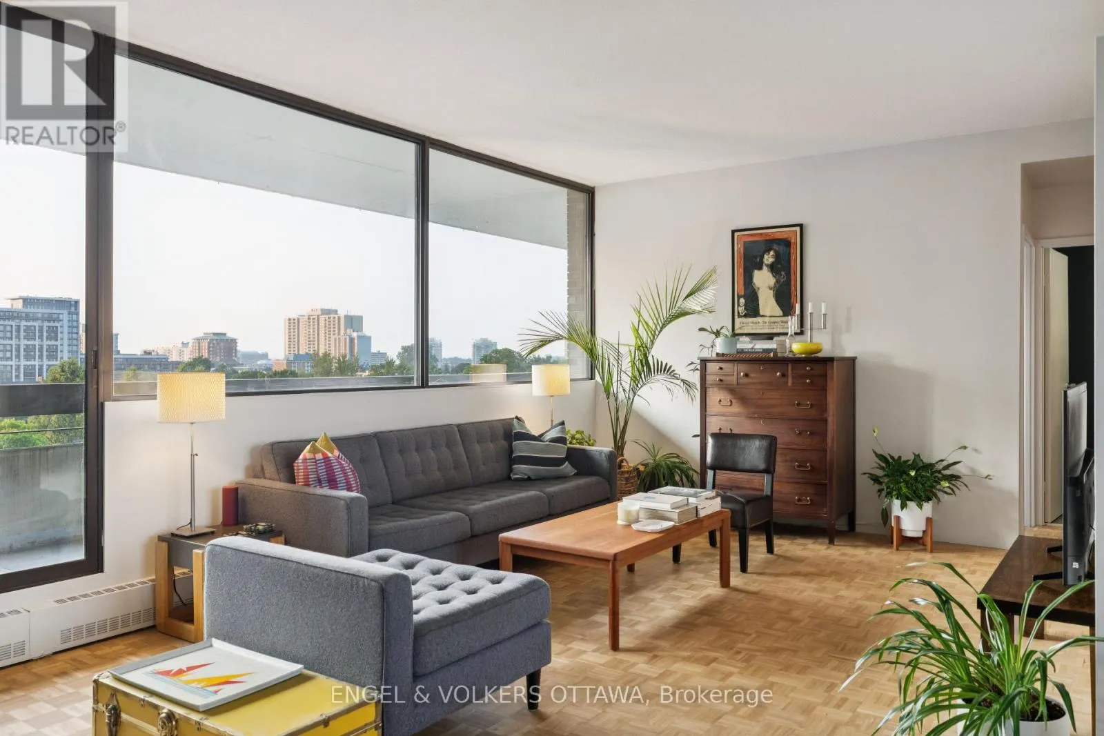 8A - 400 LAURIER AVENUE E