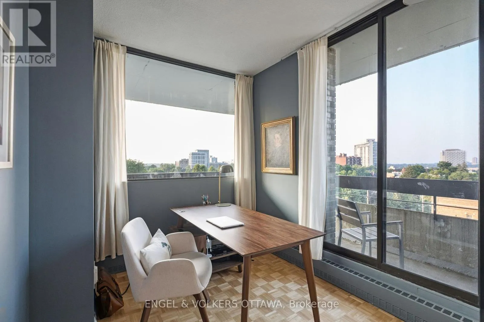 8A - 400 LAURIER AVENUE E