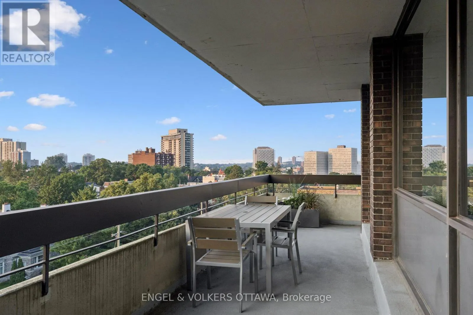 8A - 400 LAURIER AVENUE E