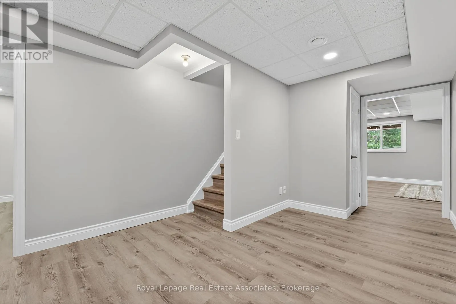 29 LAURENDALE AVENUE