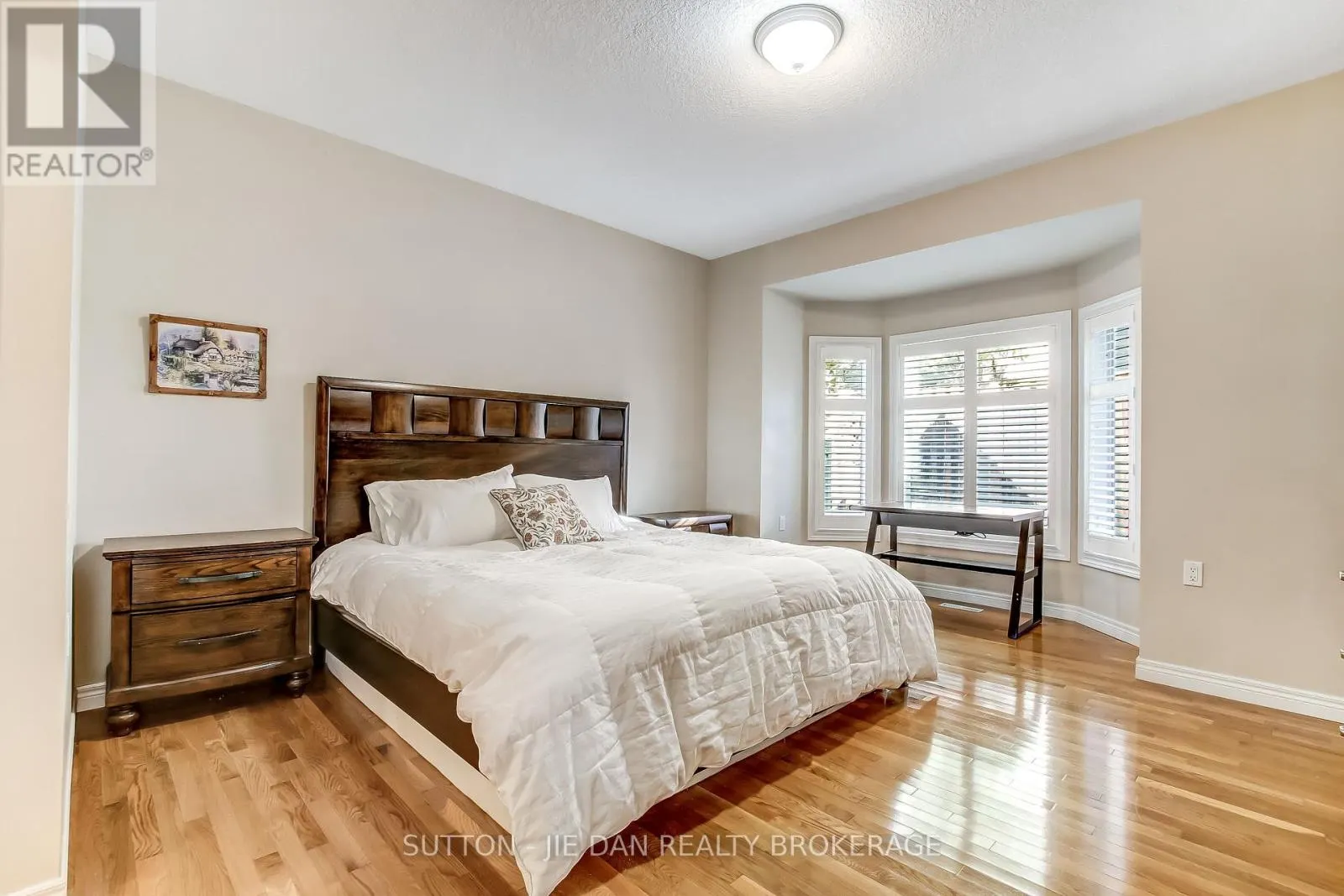 23 - 1574 RICHMOND STREET, #23