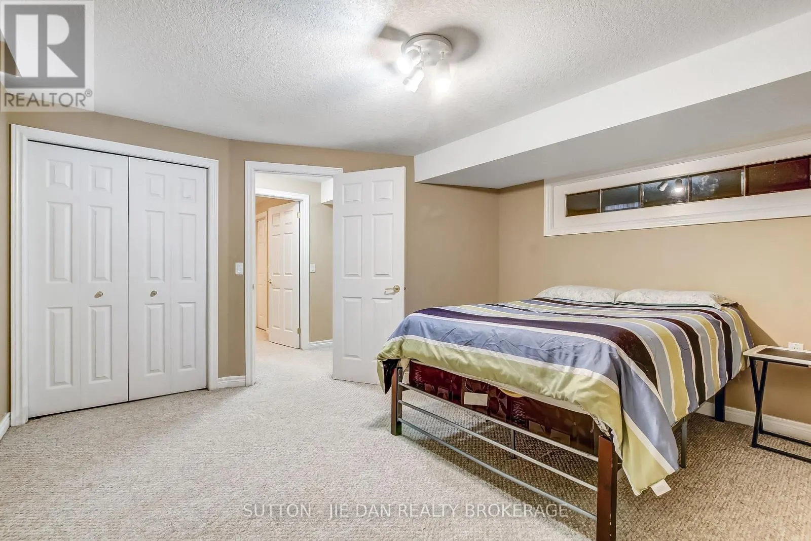 23 - 1574 RICHMOND STREET, #23