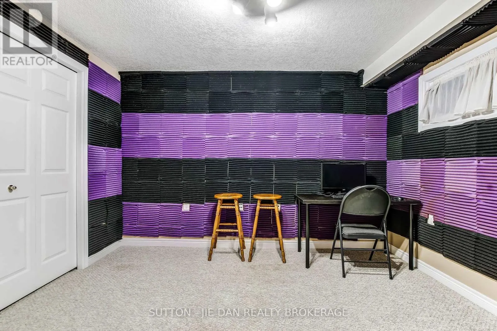23 - 1574 RICHMOND STREET, #23