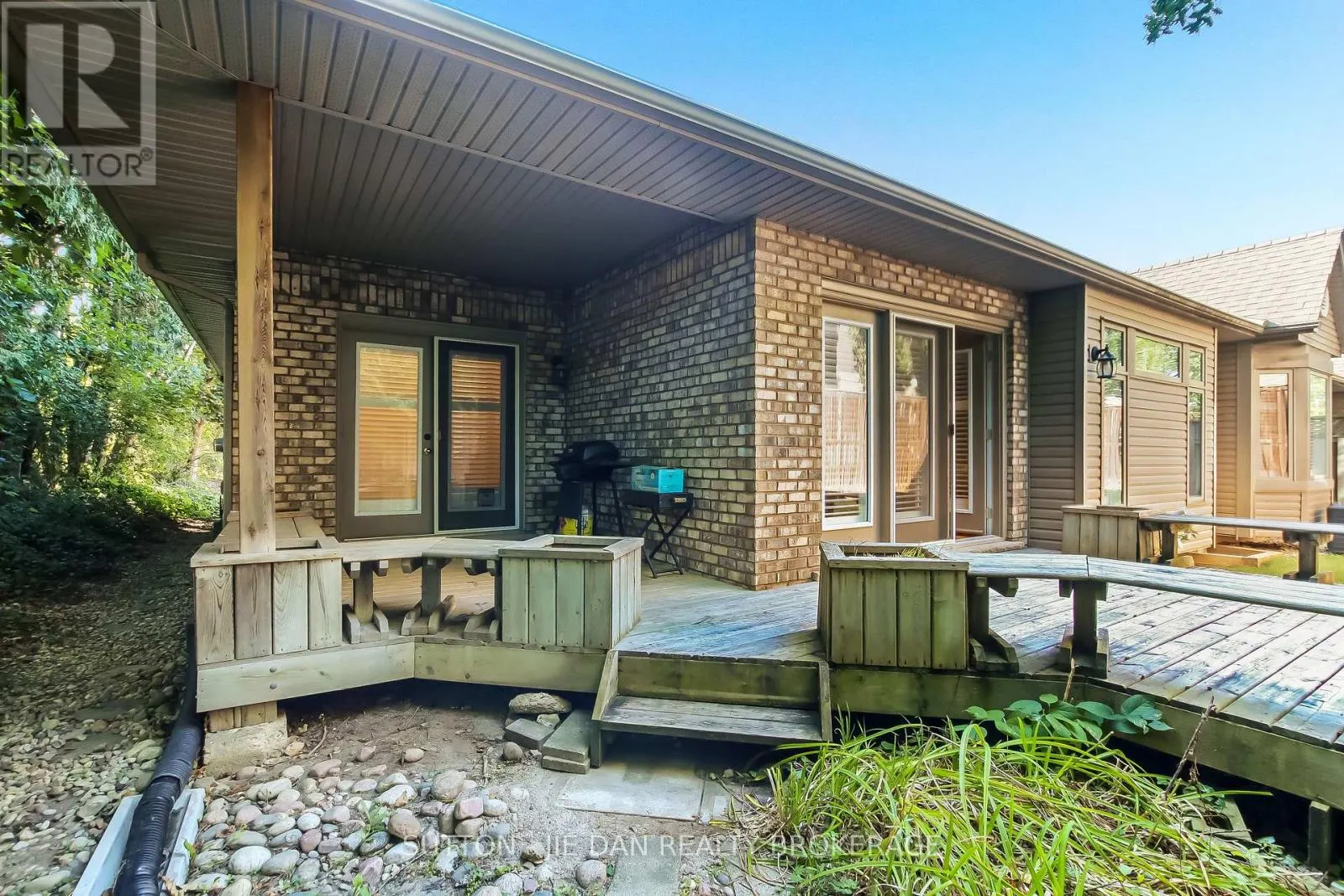 23 - 1574 RICHMOND STREET, #23