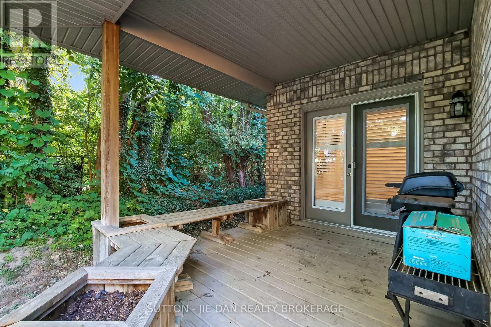 23 - 1574 RICHMOND STREET, #23
