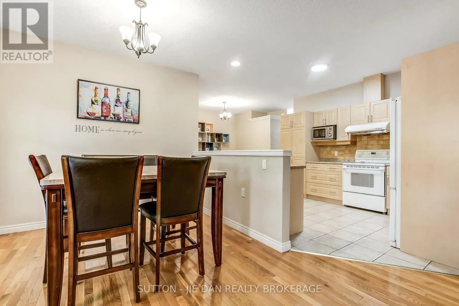 23 - 1574 RICHMOND STREET, #23