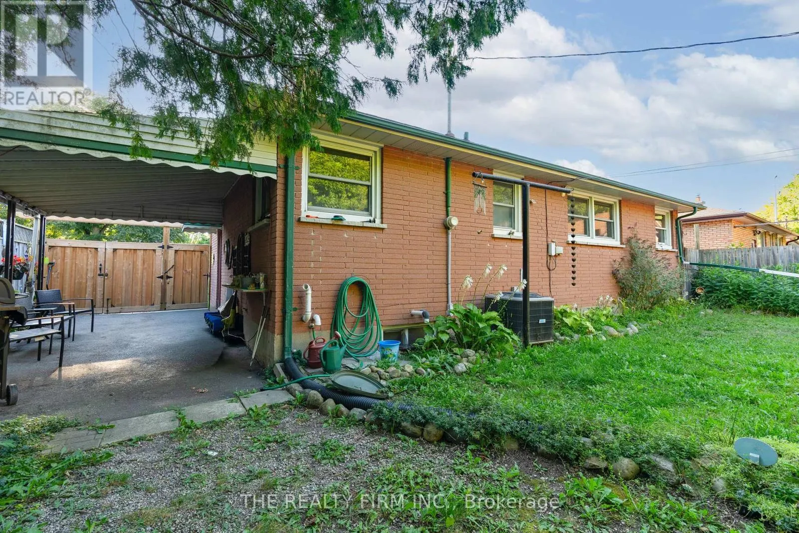 217 MANITOULIN DRIVE E