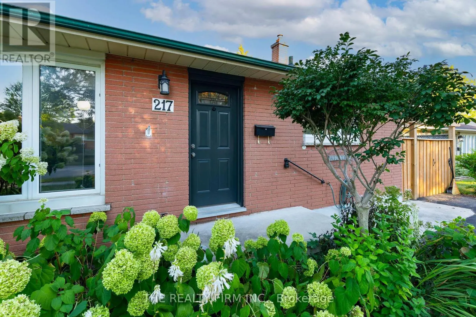 217 MANITOULIN DRIVE E
