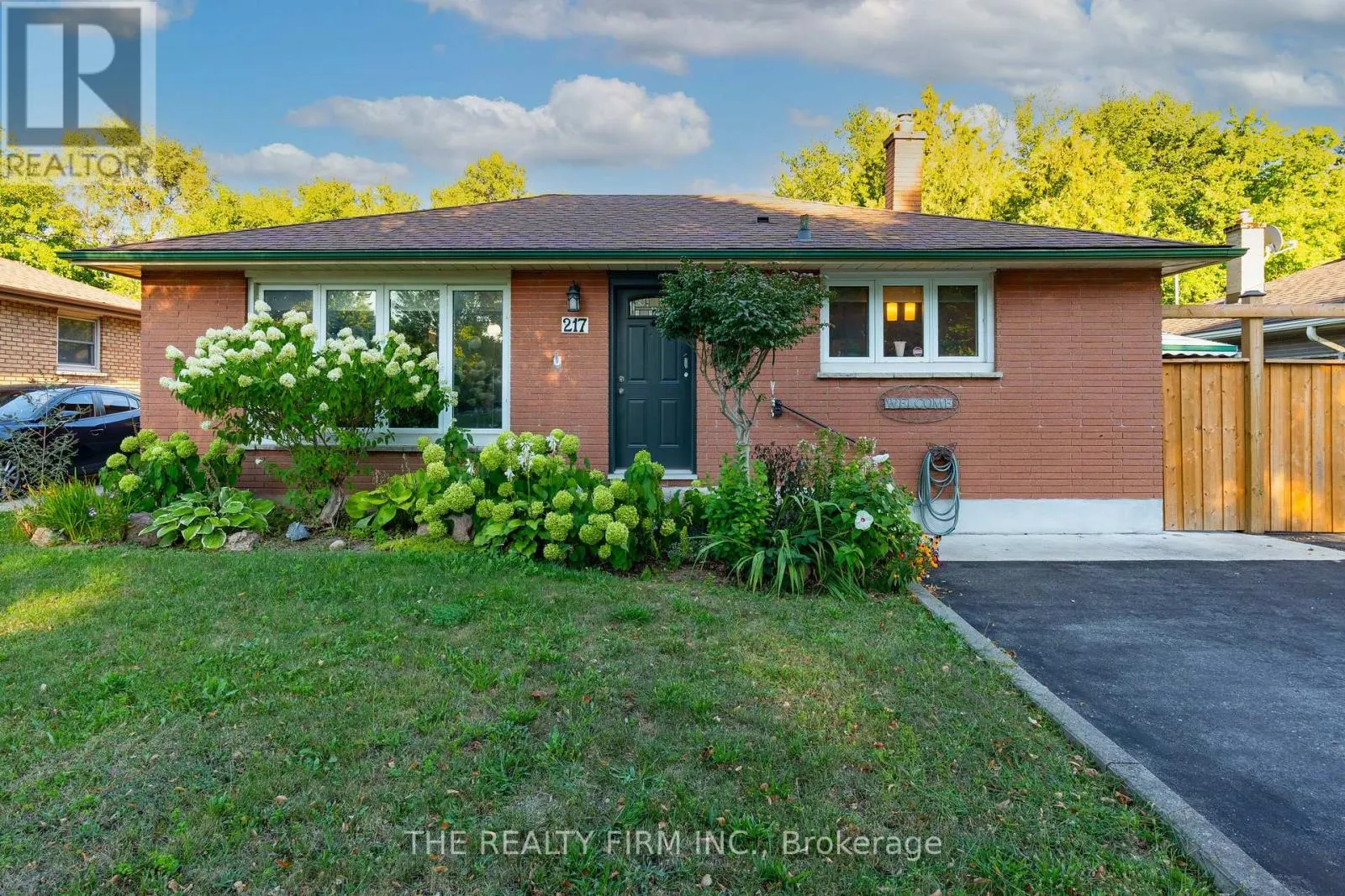 217 MANITOULIN DRIVE E