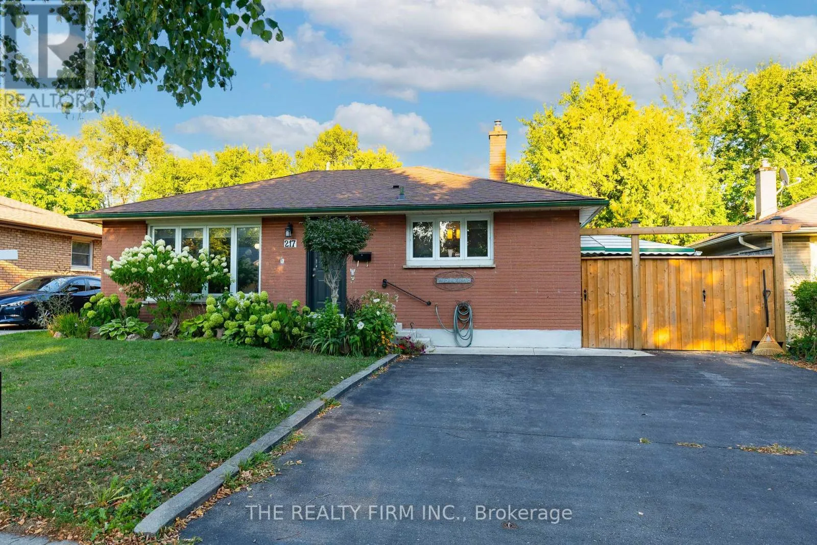 217 MANITOULIN DRIVE E