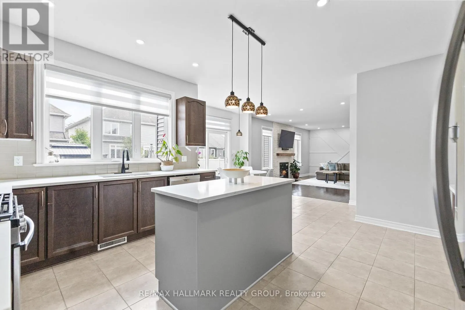 254 GRACEWOOD CRESCENT
