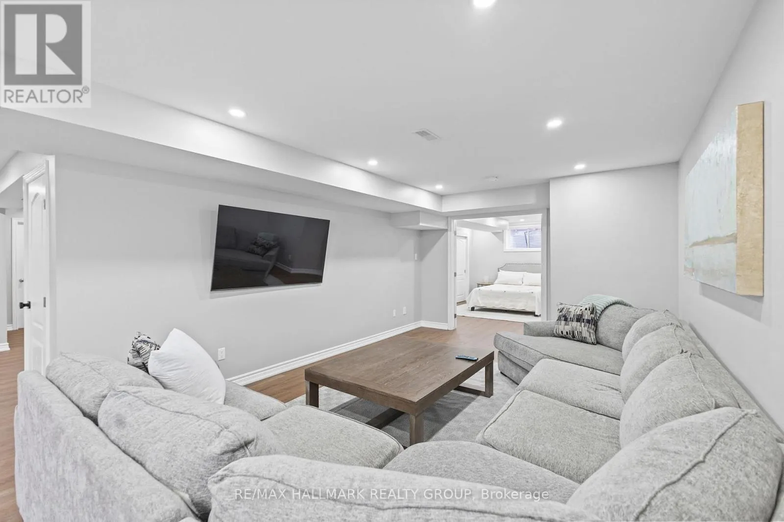 254 GRACEWOOD CRESCENT