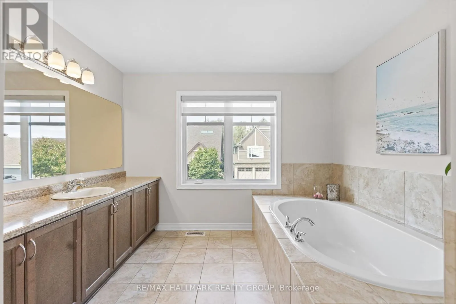 254 GRACEWOOD CRESCENT