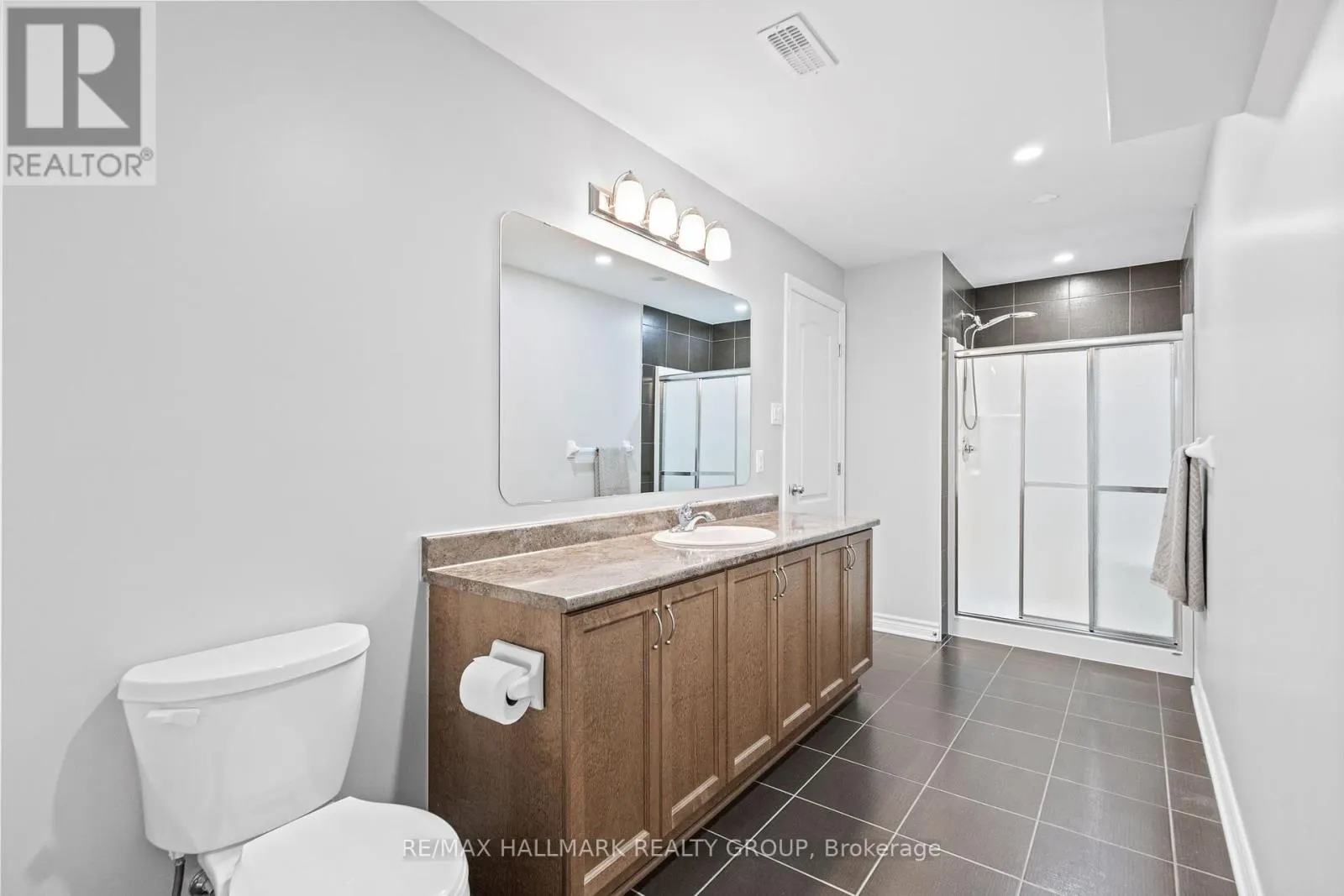 254 GRACEWOOD CRESCENT