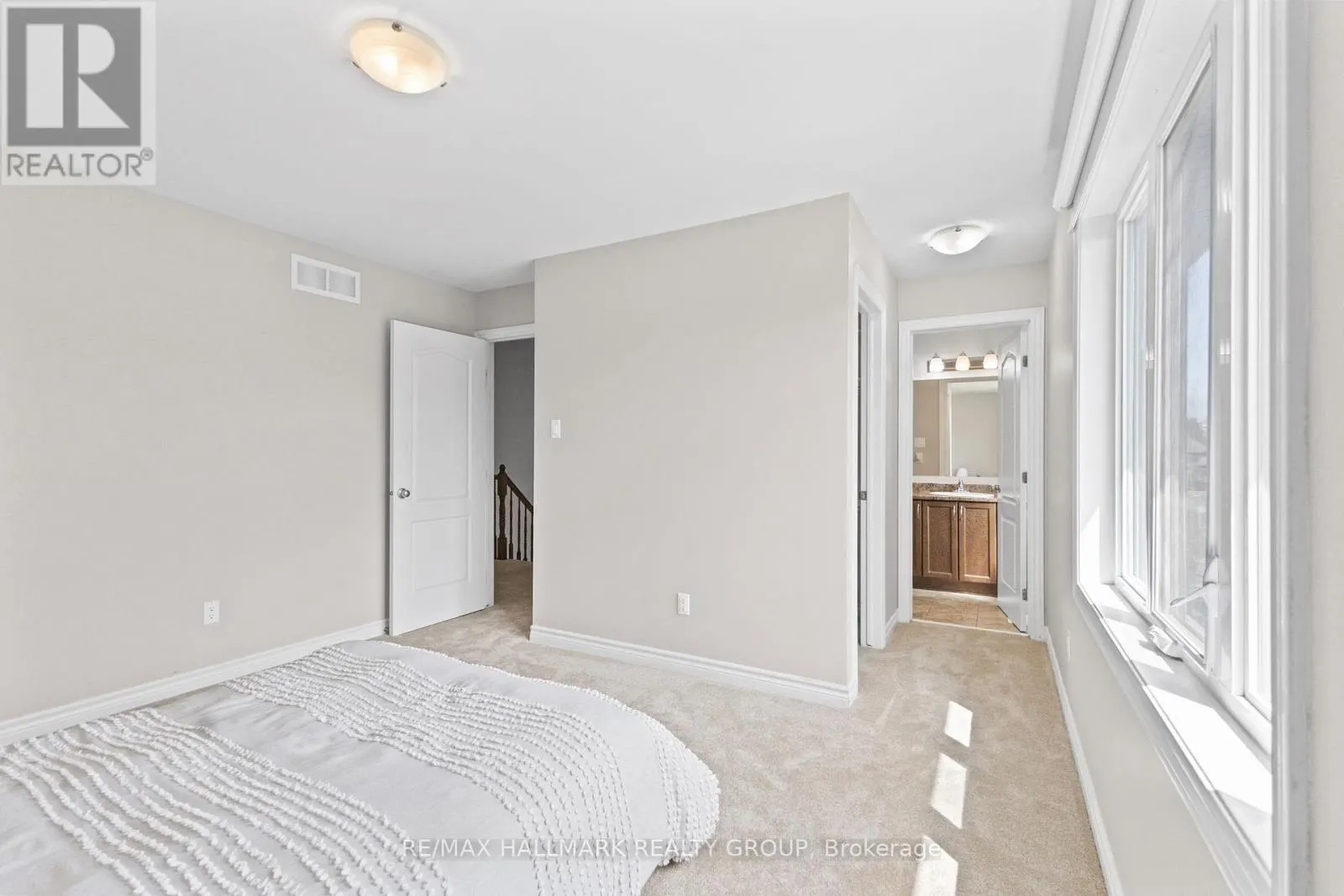254 GRACEWOOD CRESCENT