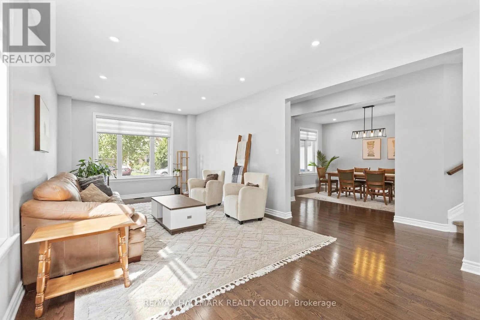 254 GRACEWOOD CRESCENT