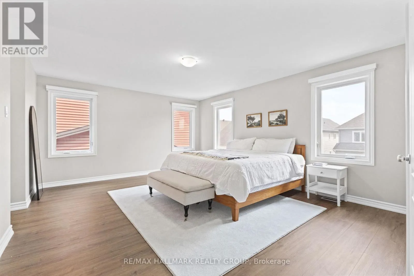 254 GRACEWOOD CRESCENT