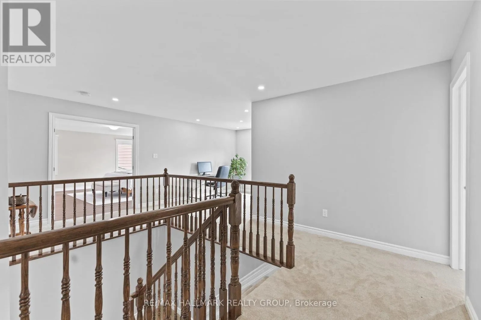 254 GRACEWOOD CRESCENT
