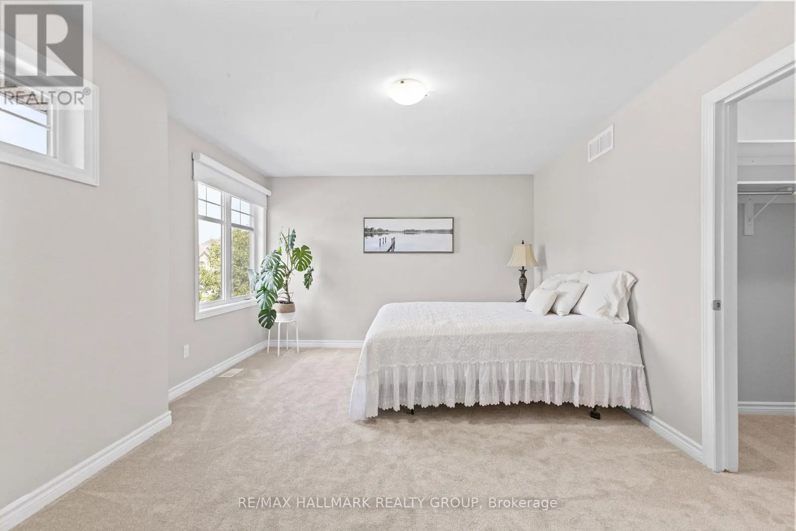 254 GRACEWOOD CRESCENT
