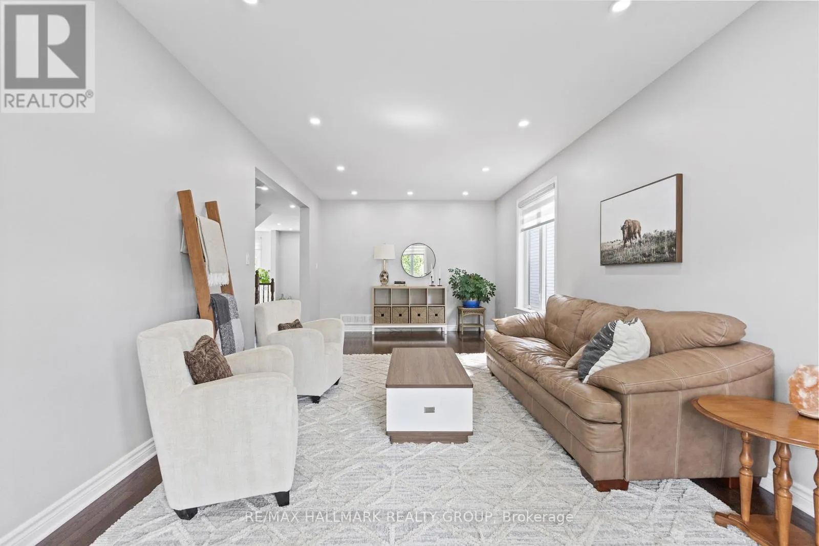 254 GRACEWOOD CRESCENT