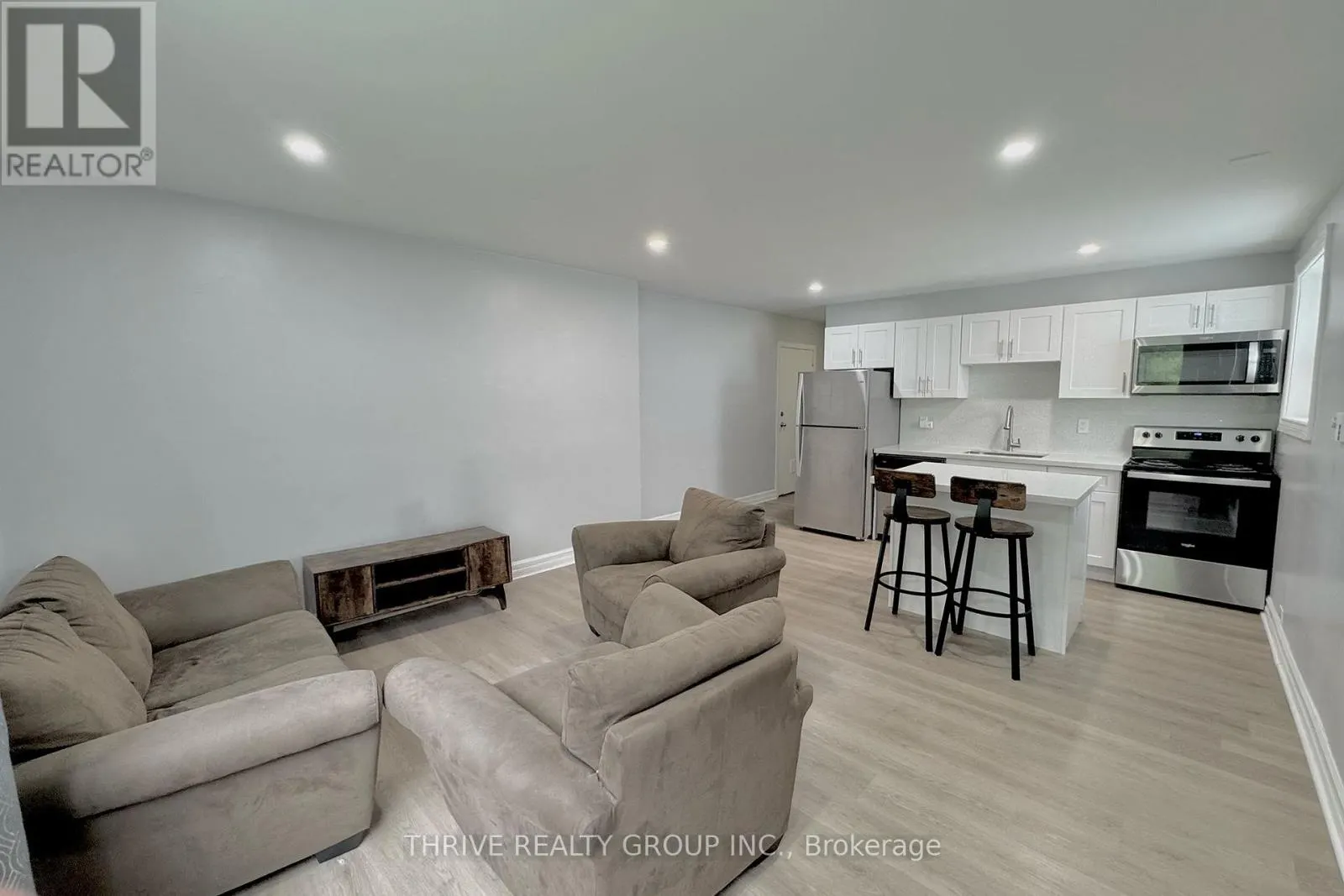 5 - 100 KING EDWARD AVENUE, #5