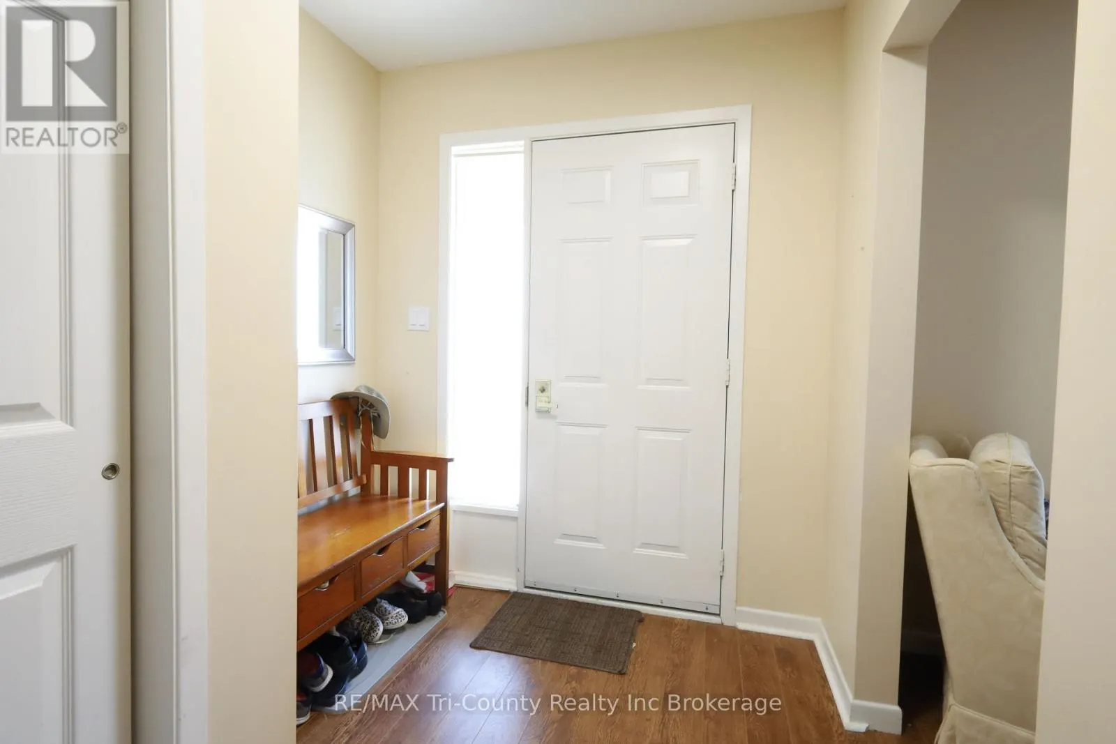 20 EDWIN CRESCENT