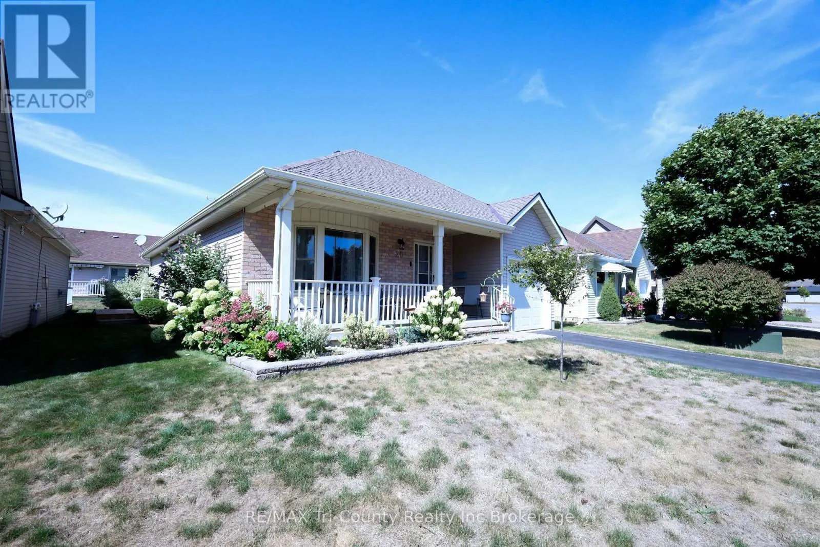 20 EDWIN CRESCENT
