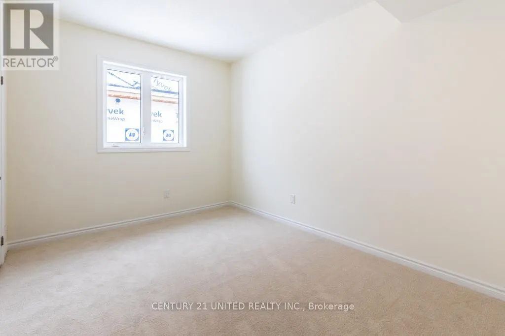 67 HILLCROFT WAY