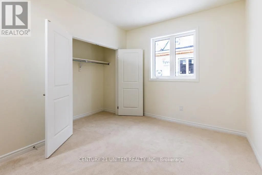 67 HILLCROFT WAY