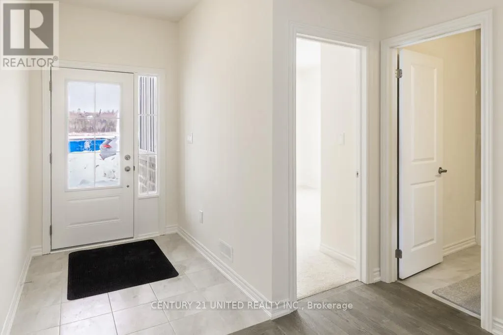 67 HILLCROFT WAY