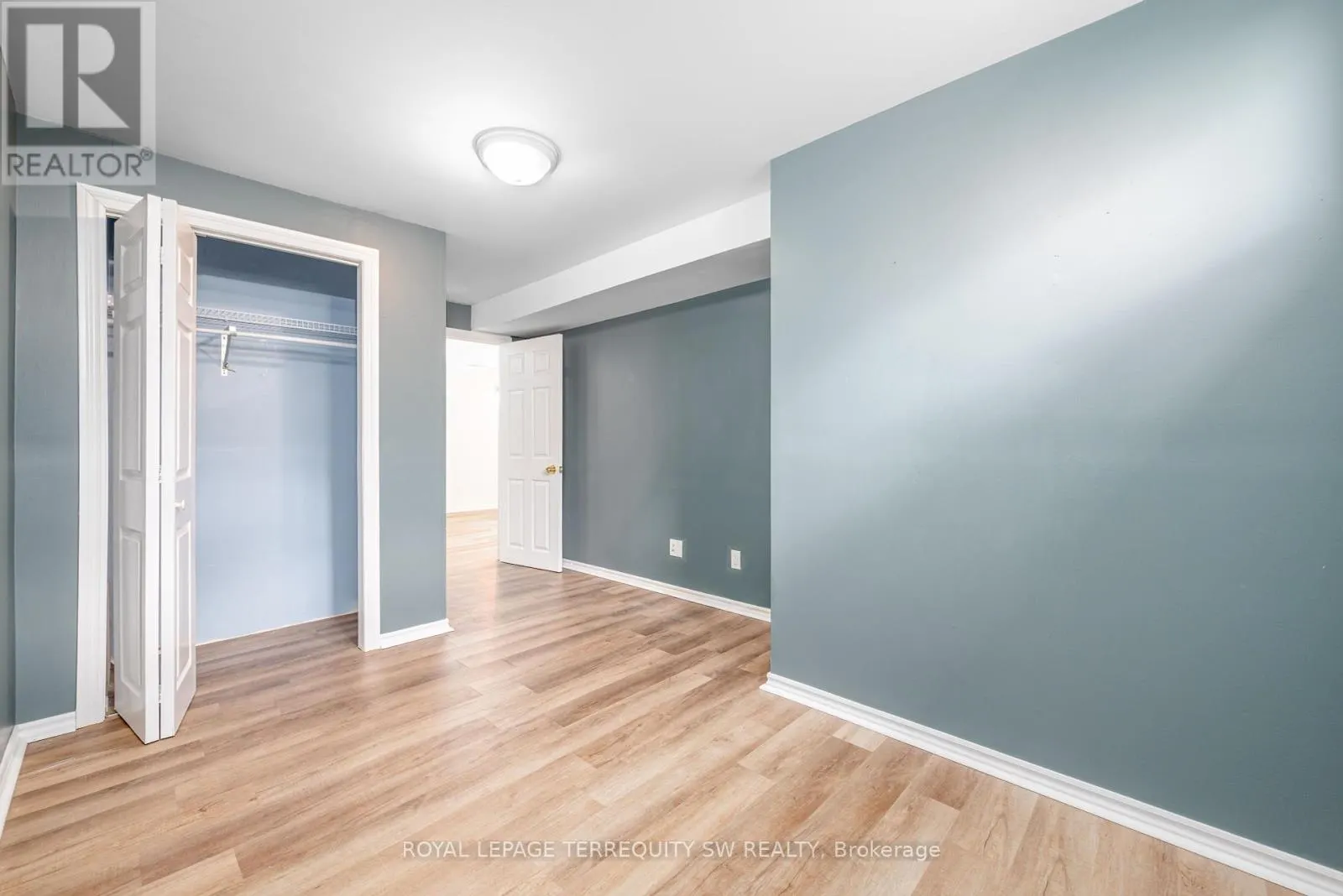 19 LAURENT BOULEVARD