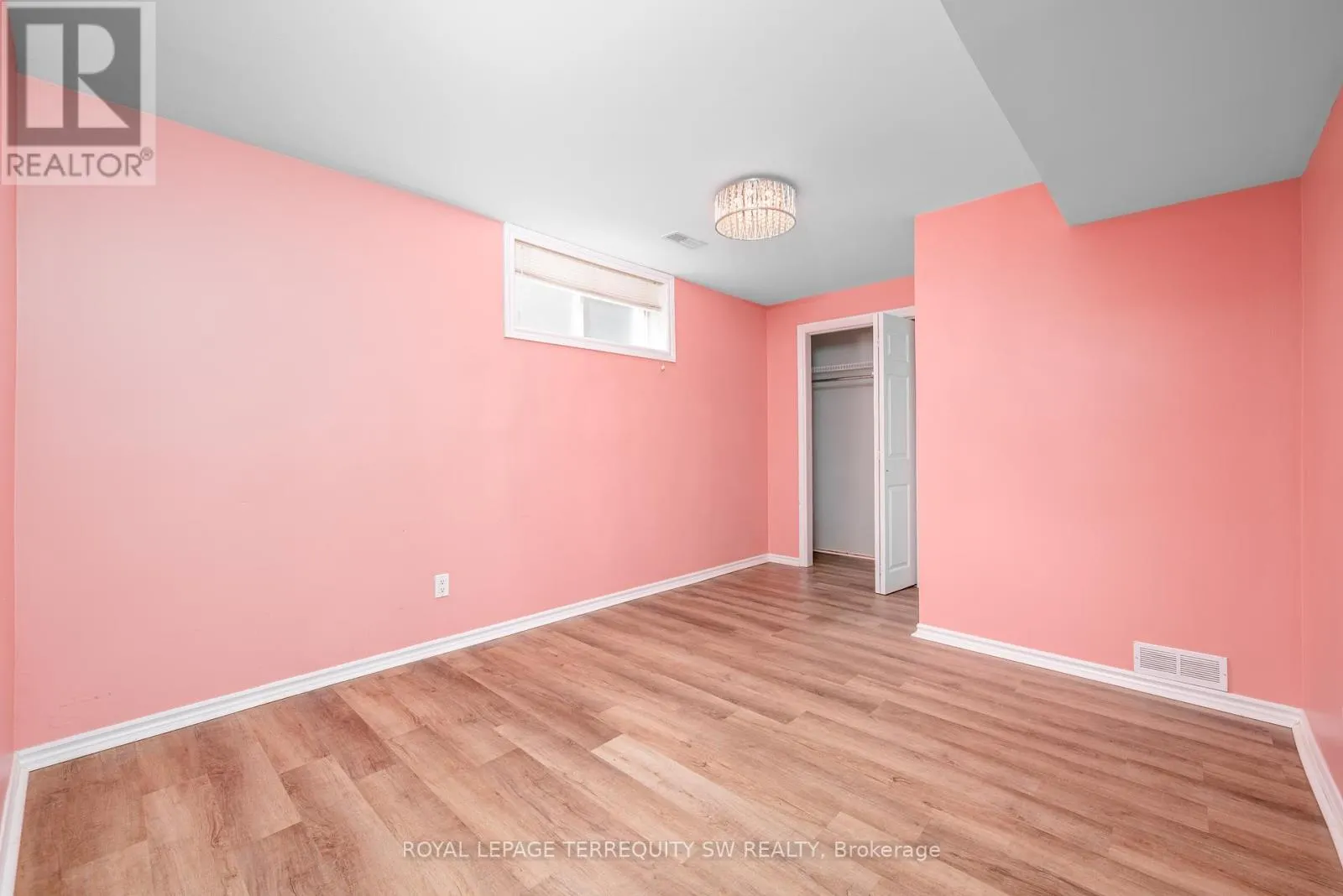 19 LAURENT BOULEVARD