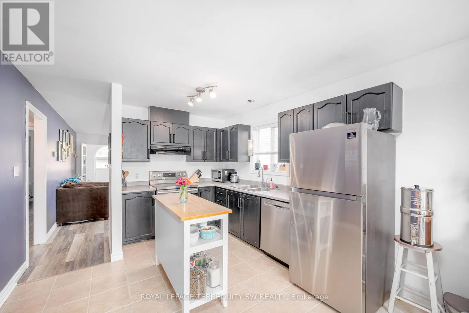 19 LAURENT BOULEVARD