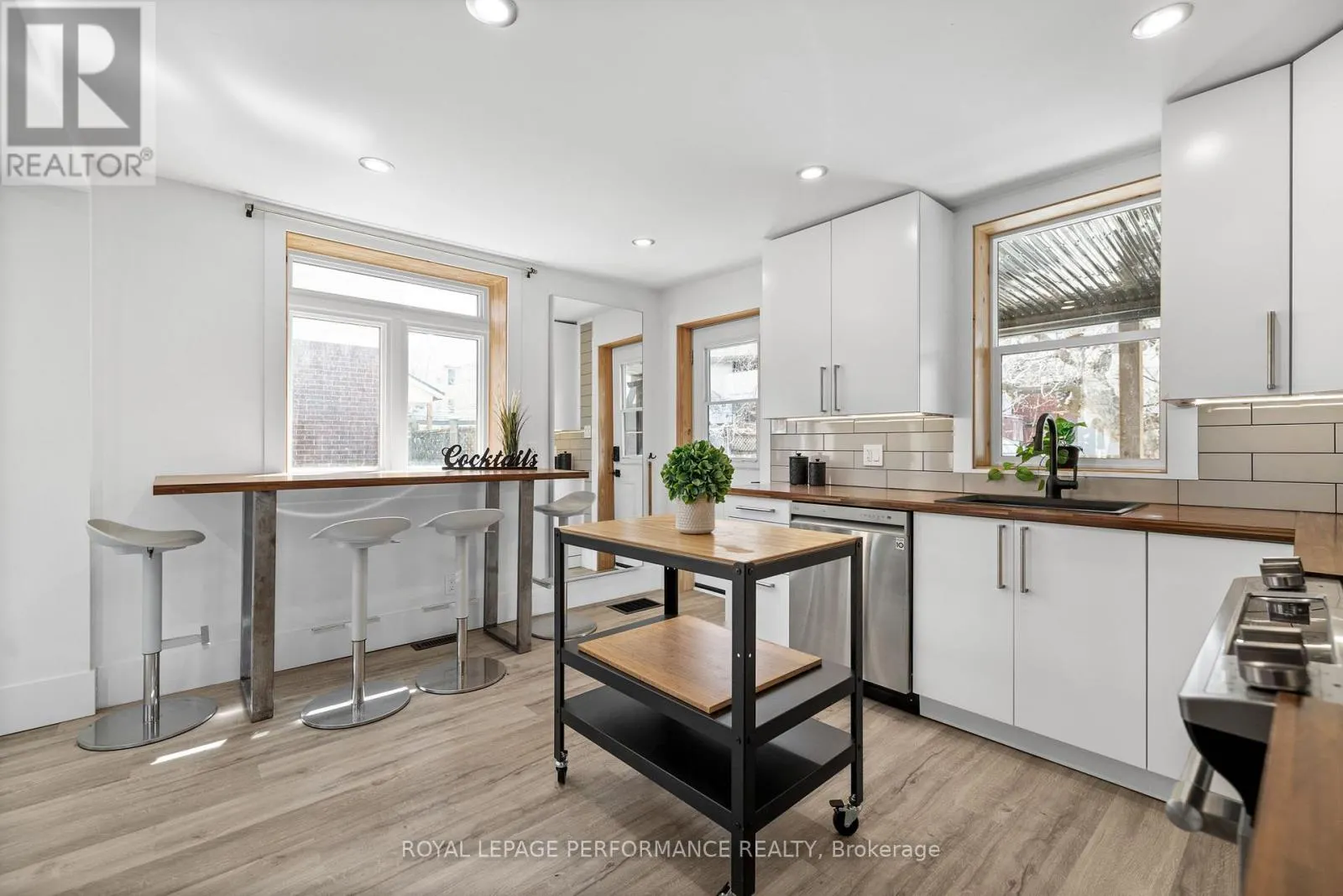 12 SHERBROOKE AVENUE