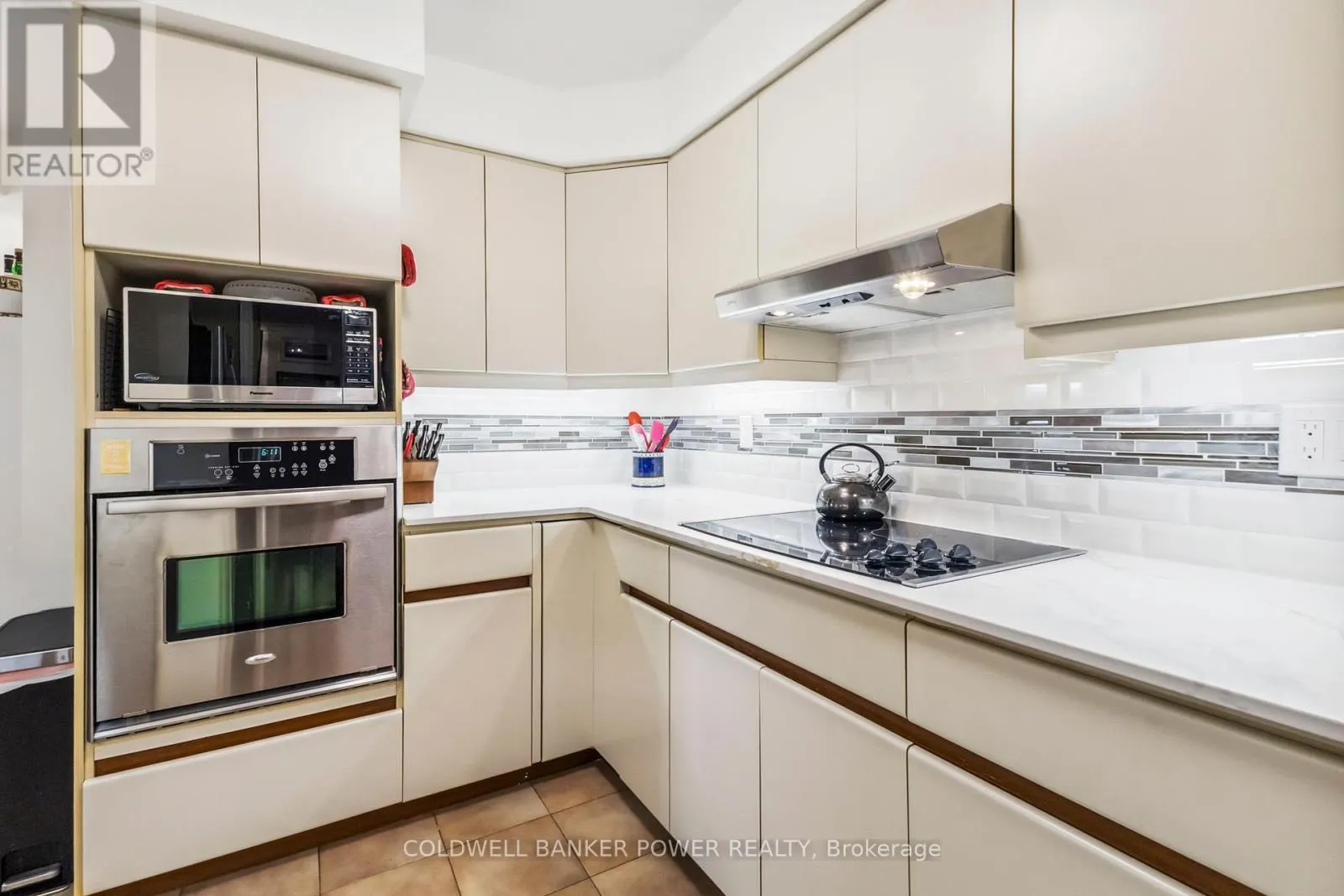 602 - 19 KING STREET, #602