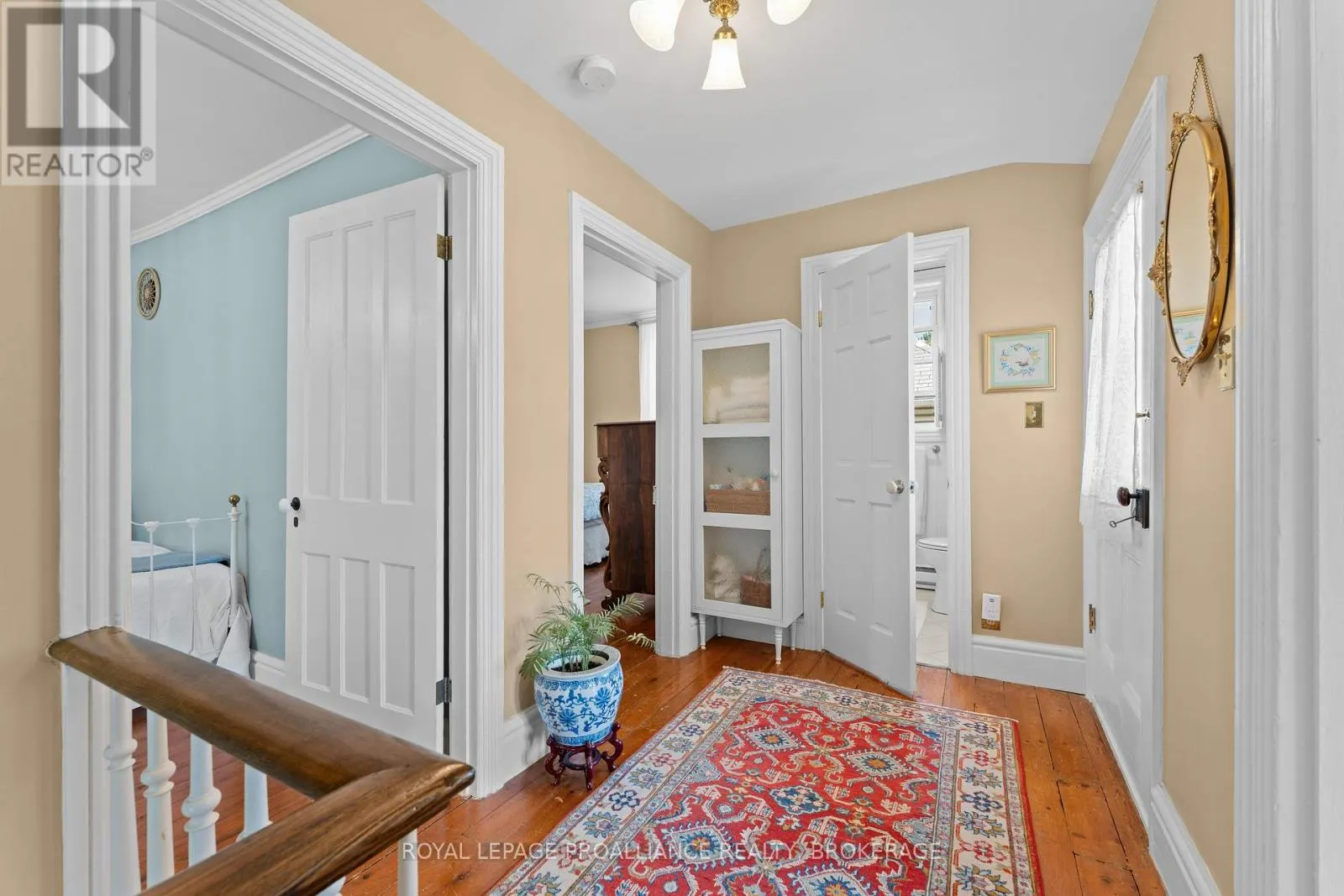 114 KING STREET W