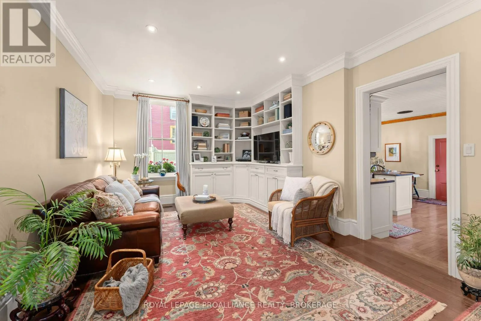 114 KING STREET W