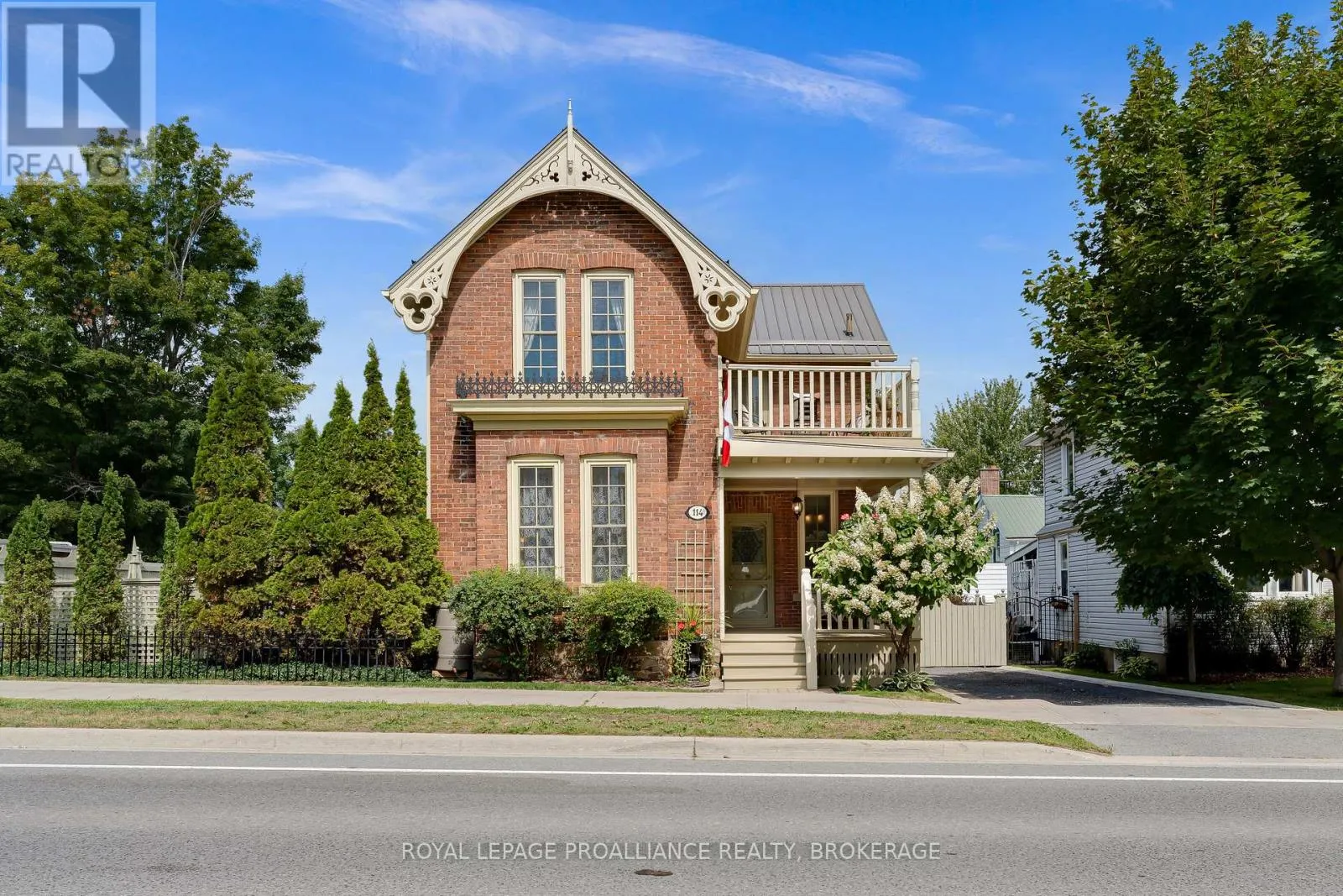 114 KING STREET W