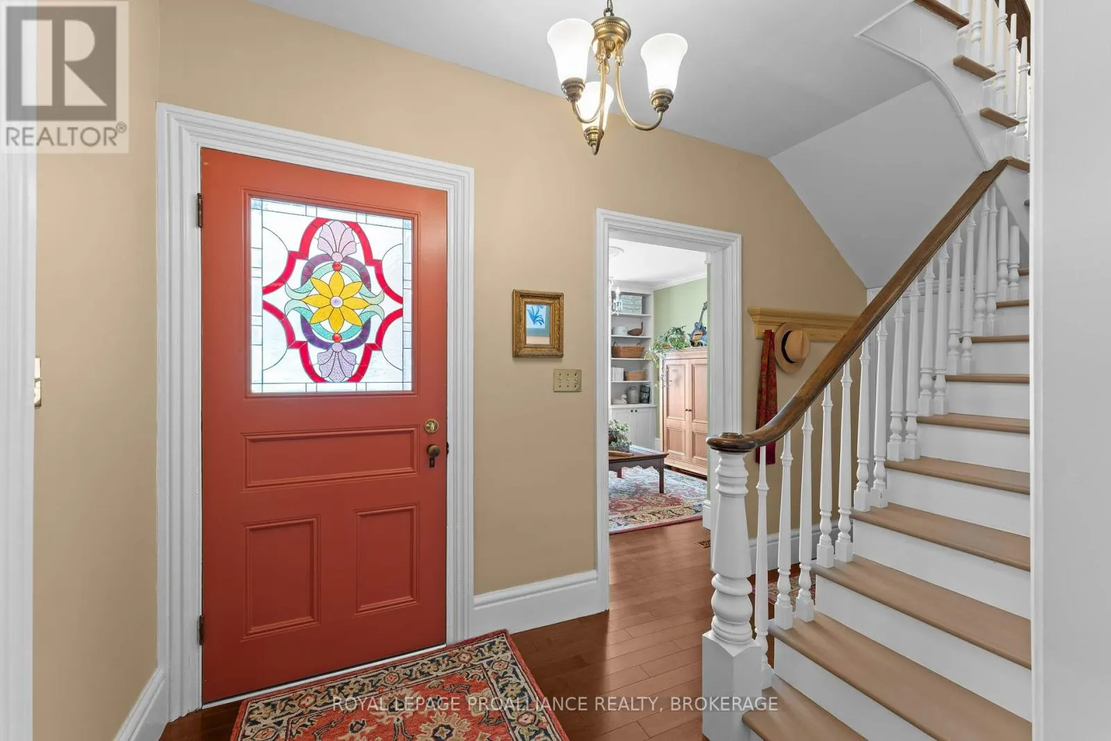 114 KING STREET W
