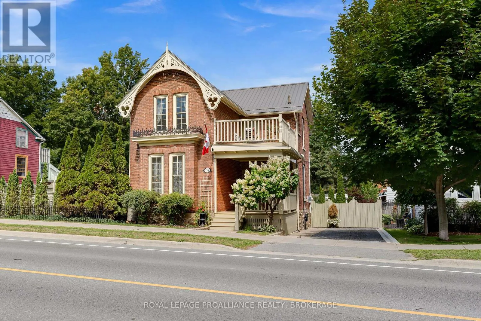 114 KING STREET W