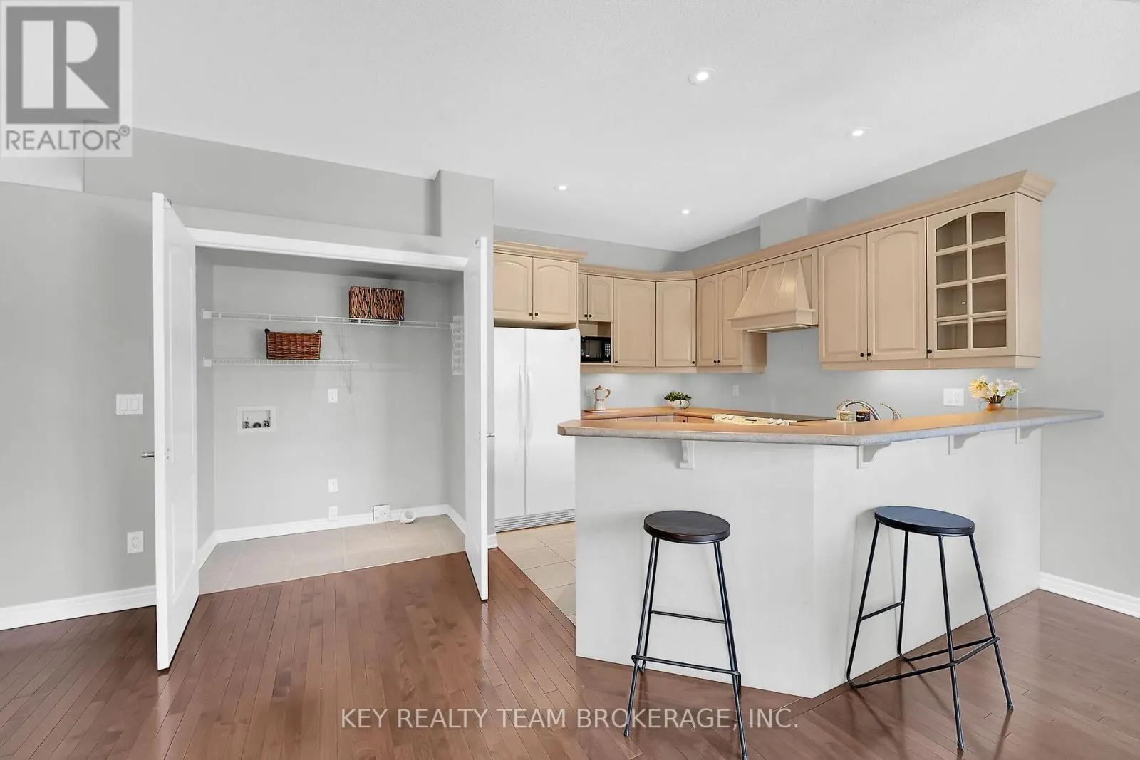 3 - 27 SCULLERS WAY, #3