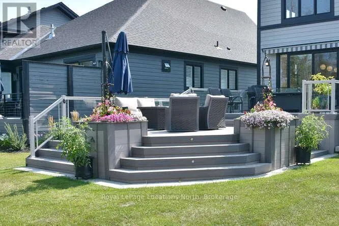 128 SPRINGSIDE CRESCENT