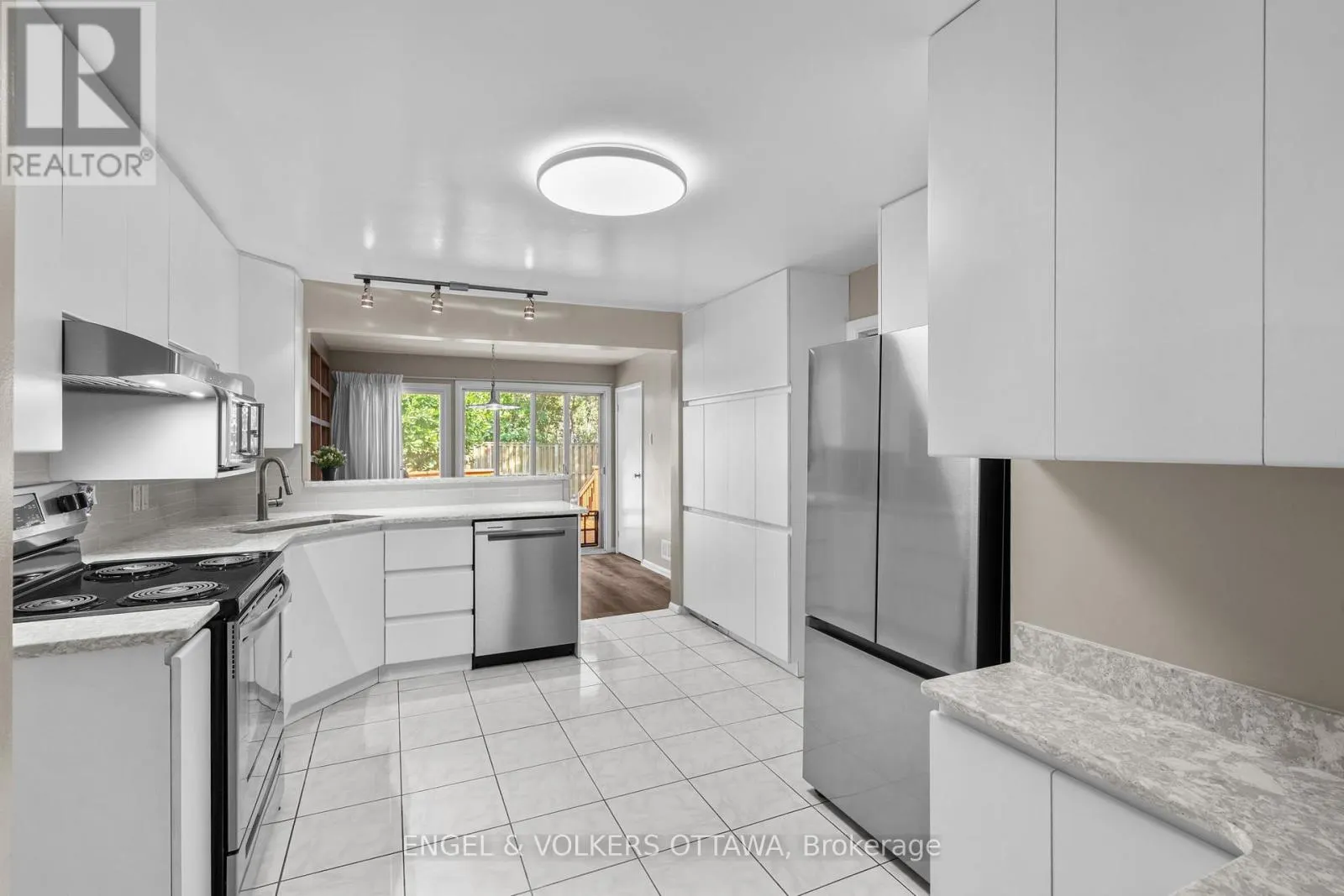 337 MOUNTBATTEN AVENUE