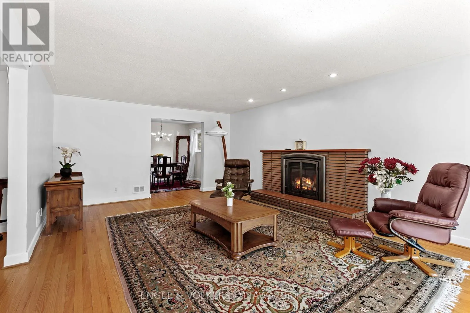 337 MOUNTBATTEN AVENUE