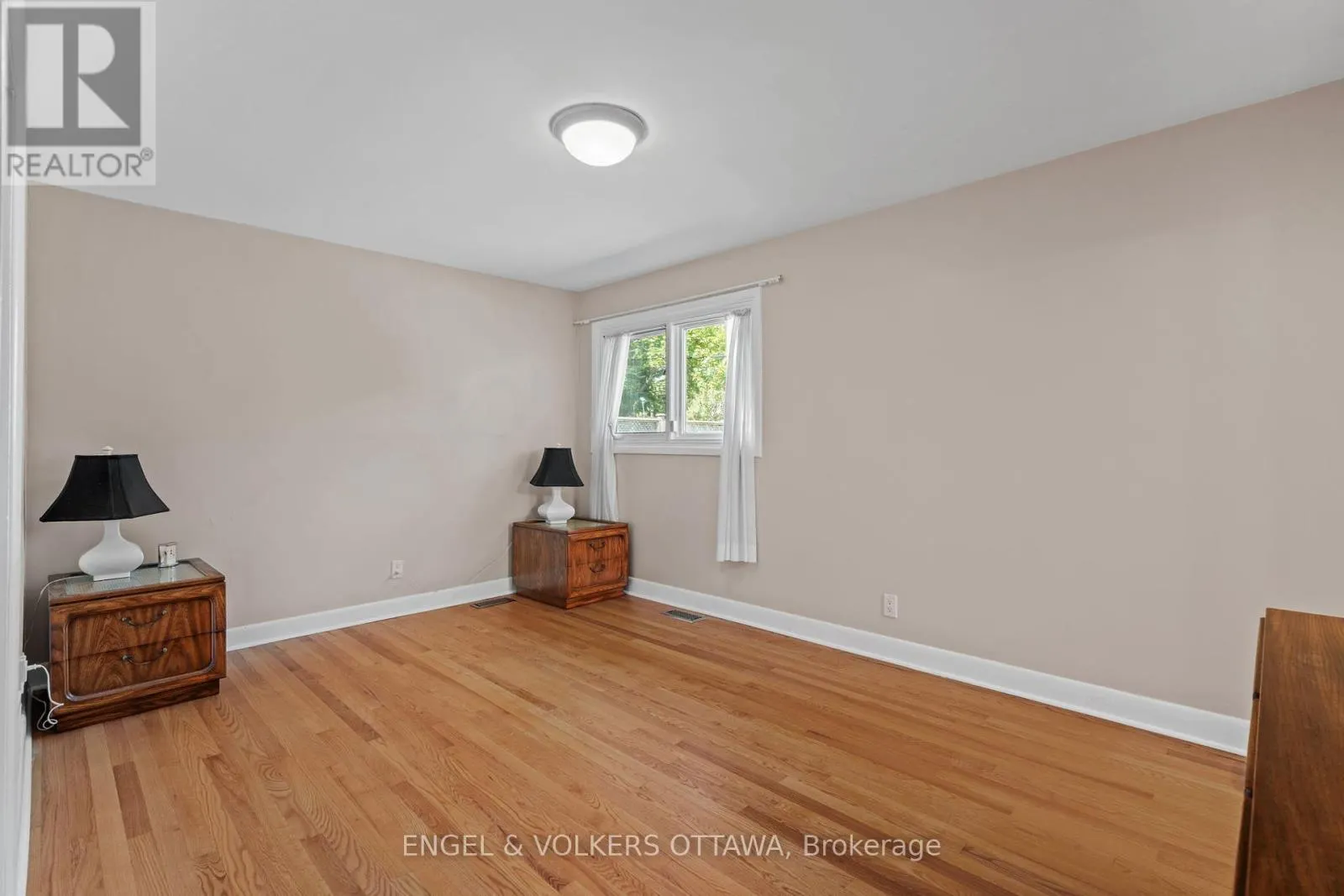 337 MOUNTBATTEN AVENUE