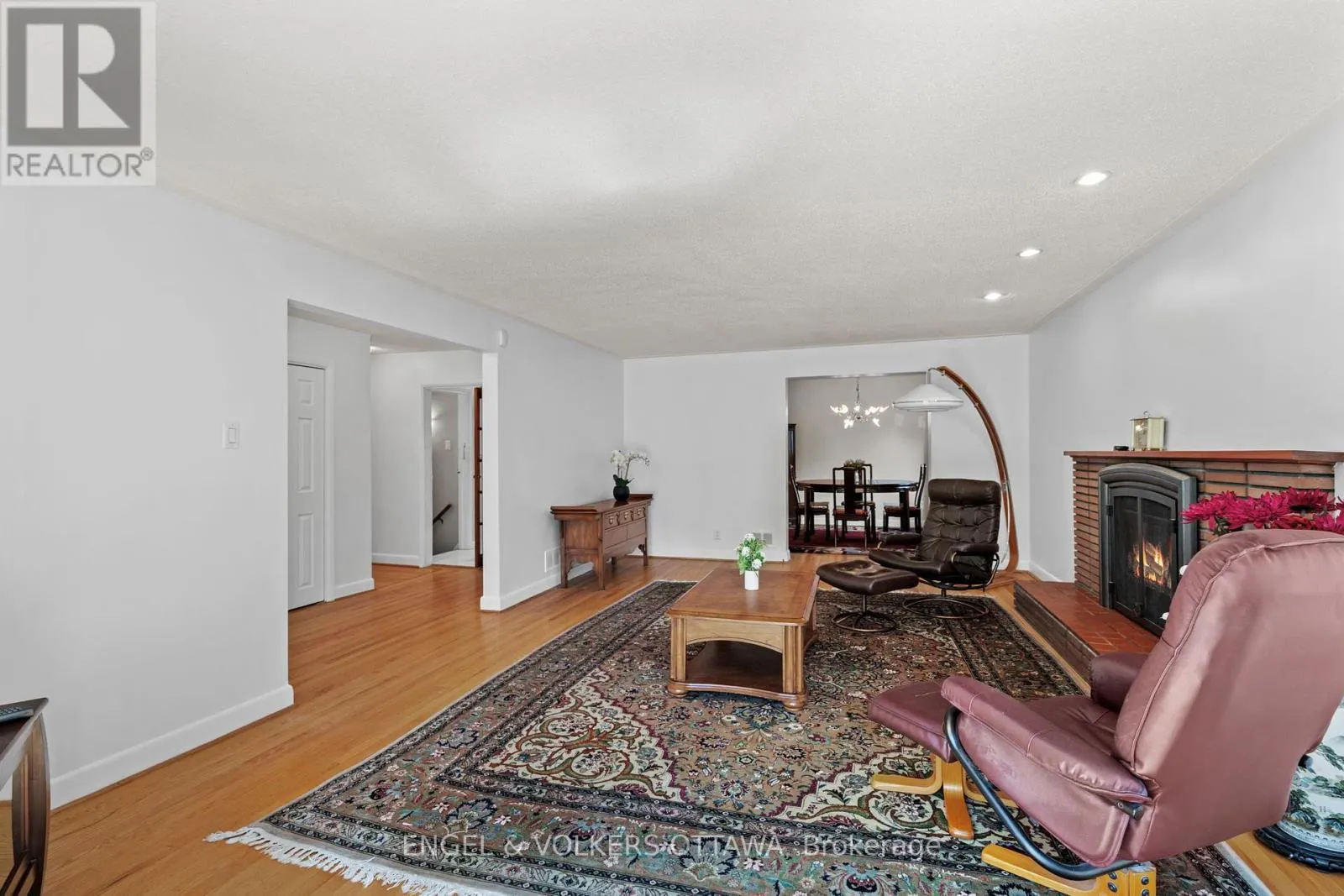 337 MOUNTBATTEN AVENUE