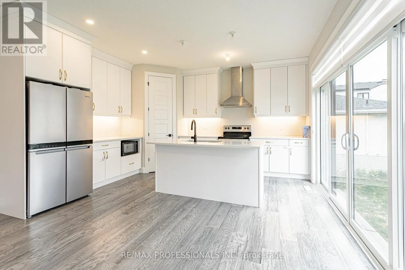 3328 ORIOLE DRIVE