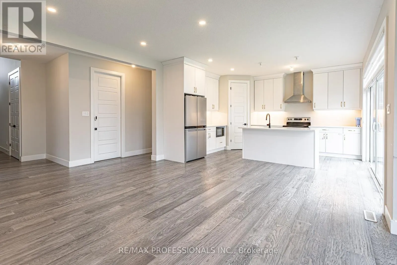 3328 ORIOLE DRIVE