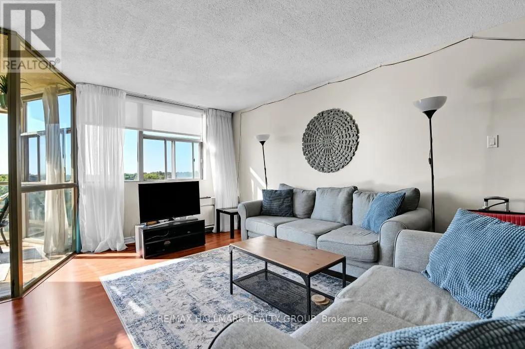 708 - 2760 CAROUSEL CRESCENT
