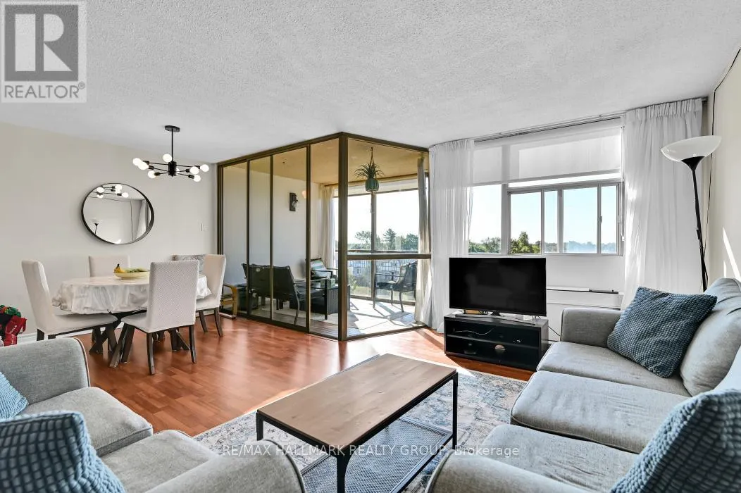 708 - 2760 CAROUSEL CRESCENT